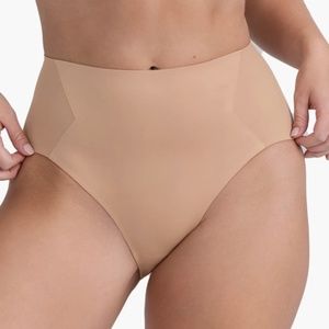 NWT Honeylove CrossOver Briefs Shapewear, Light Nude Sand, Size Large